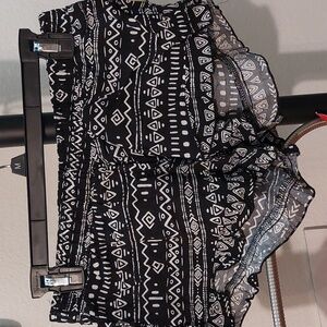 Vintage Y2k Black And White Ruffle Shorts